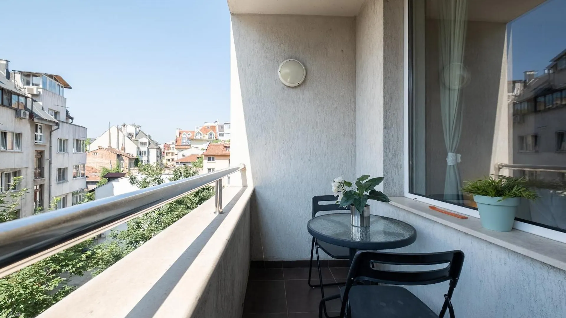 Apartment City Oasis: Stylish Retreat In The Heart Of Sofia Bulgaria